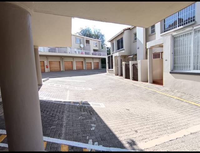 3 BEDROOM PROPERTY TO RENT IN BEDFORD GARDENS